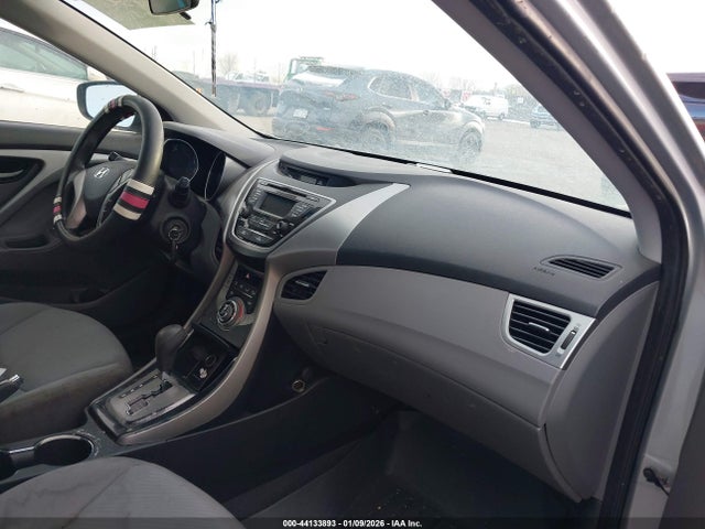 HYUNDAI ELANTRA GLS - 5