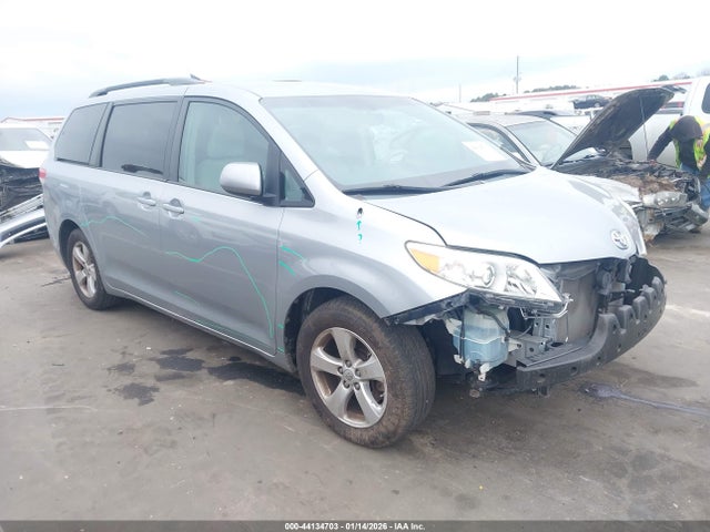 2014 TOYOTA SIENNA LE V6 8 PASSENGER