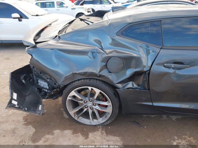2017 Chevrolet Camaro, VIN: 1G1FH1R77H0109813
