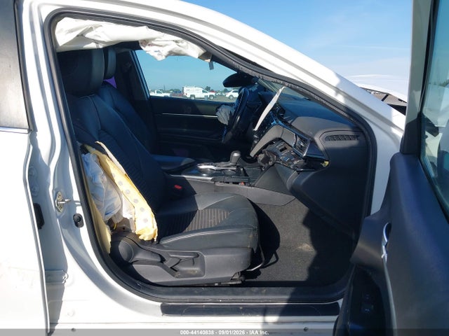 2020 TOYOTA CAMRY HYBRID SE 5