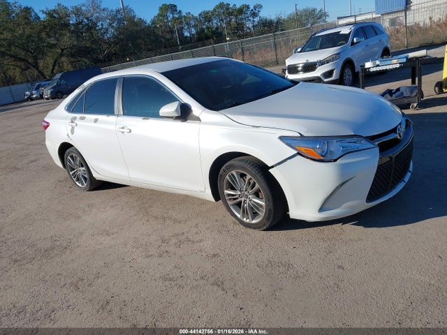 2015 TOYOTA CAMRY SE