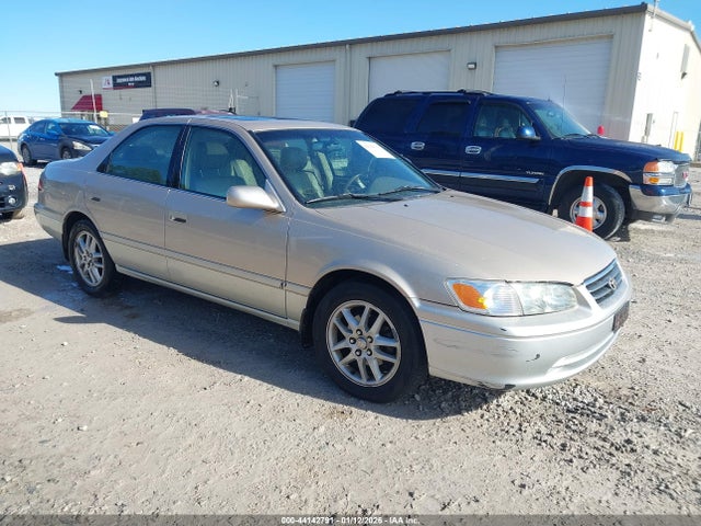 2001 TOYOTA CAMRY LE V6