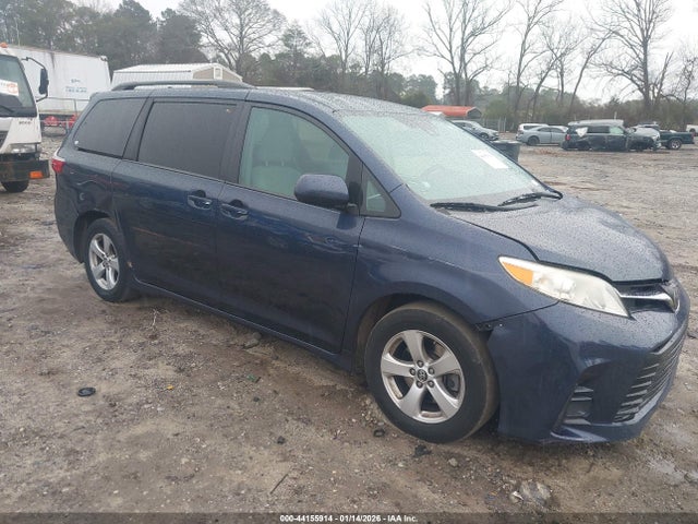 2018 TOYOTA SIENNA LE 8 PASSENGER