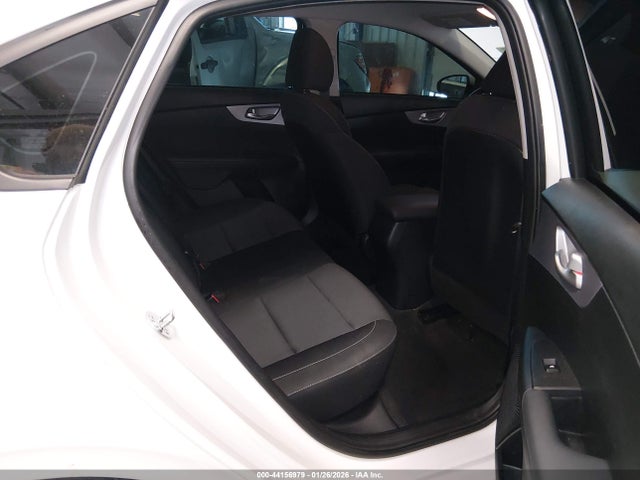2024 KIA FORTE LXS photo 8