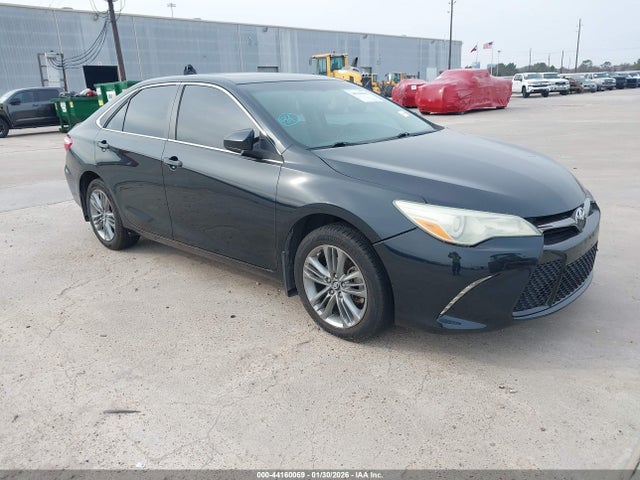 2016 TOYOTA CAMRY SE