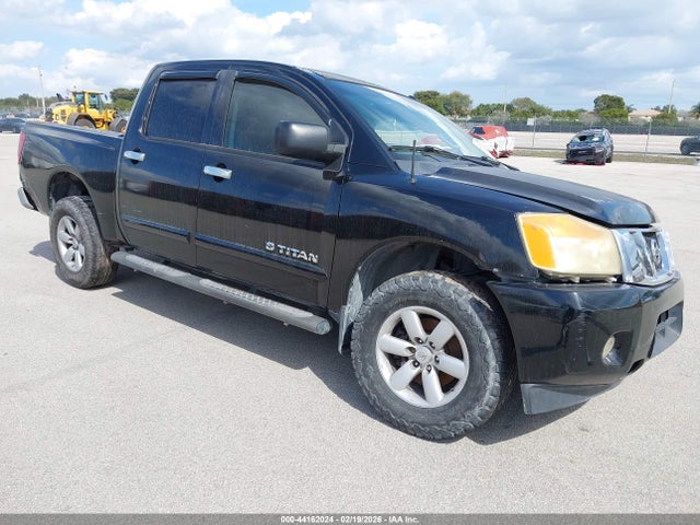 2013 NISSAN TITAN SV