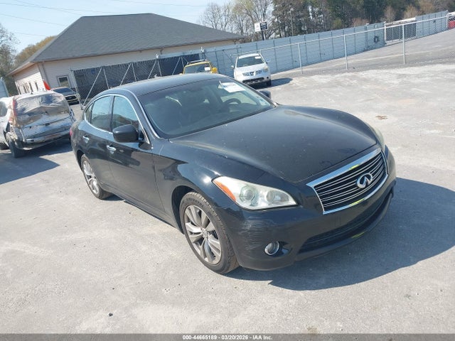 2011 INFINITI M37 