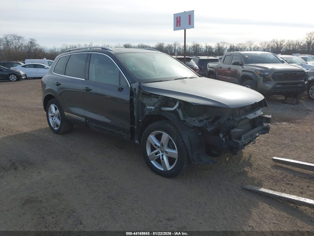 2012 VOLKSWAGEN TOUAREG VR6 LUX