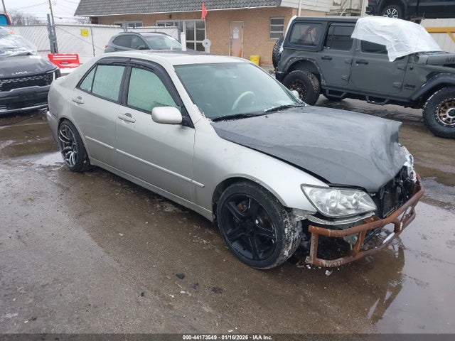 2002 LEXUS IS 