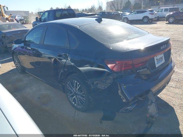 KIA FORTE GT-LINE - 3