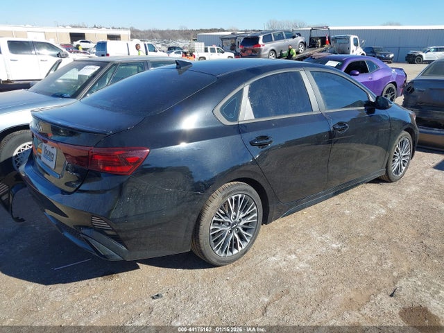 KIA FORTE GT-LINE - 4