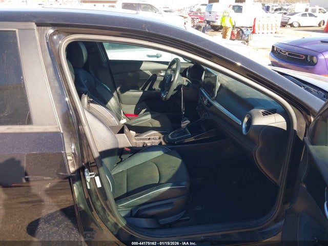 KIA FORTE GT-LINE - 5