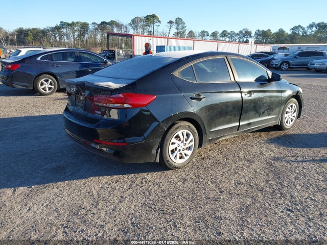 HYUNDAI ELANTRA SE - 4