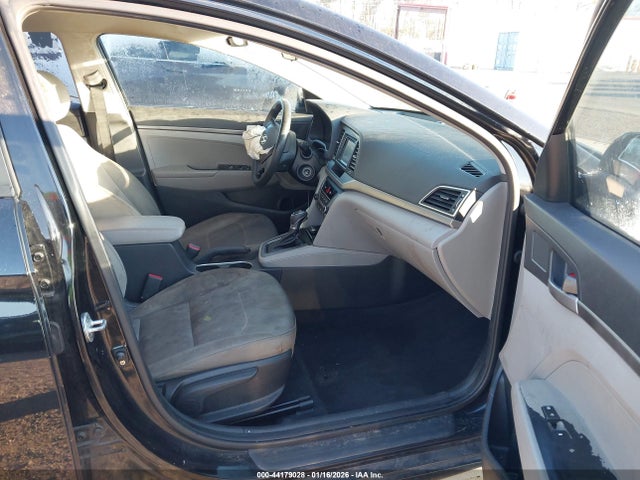 HYUNDAI ELANTRA SE - 5