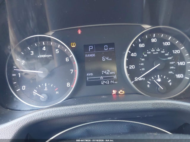 HYUNDAI ELANTRA SE - 7