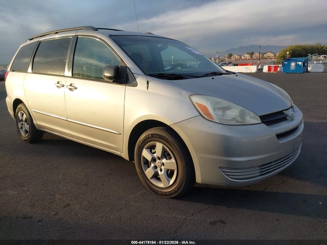 2005 TOYOTA SIENNA LE