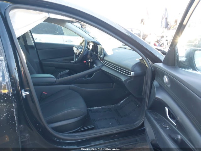 HYUNDAI ELANTRA SE - 5