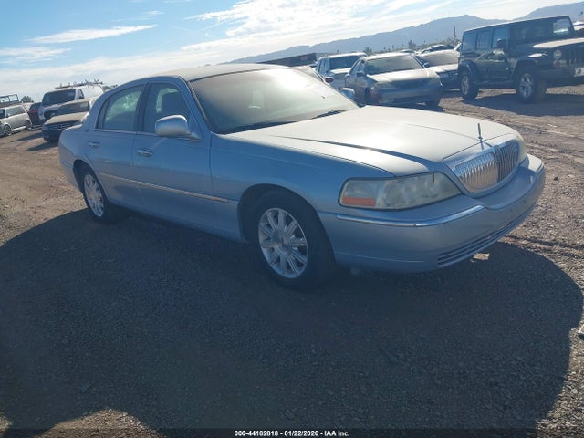 2011 LINCOLN TOWN CAR SIGNATURE LIMITED