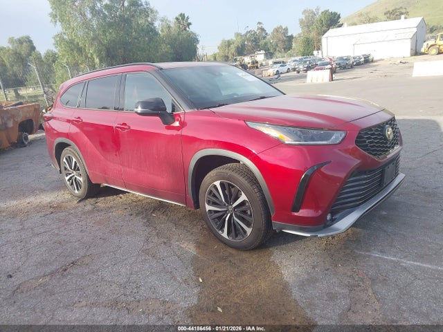 2021 TOYOTA HIGHLANDER XSE