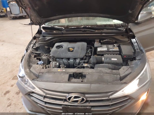 HYUNDAI ELANTRA SEL - 10