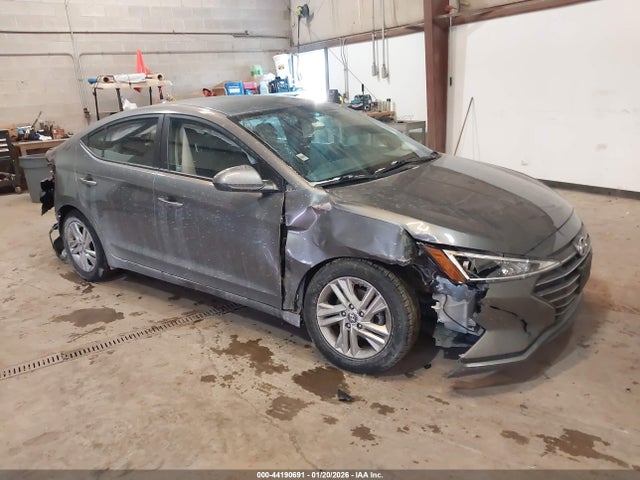 HYUNDAI ELANTRA SEL - 1