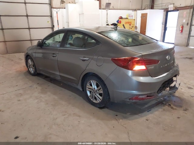 HYUNDAI ELANTRA SEL - 3