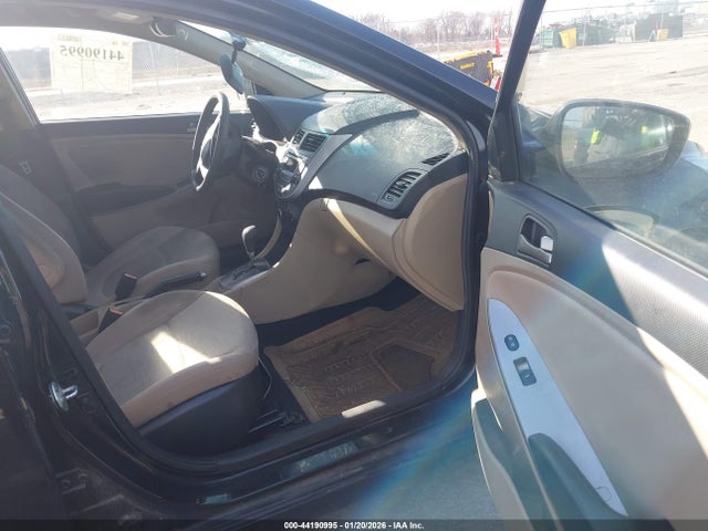 HYUNDAI ACCENT SE - 5