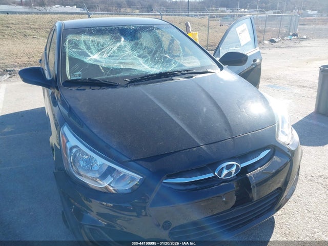 HYUNDAI ACCENT SE - 6