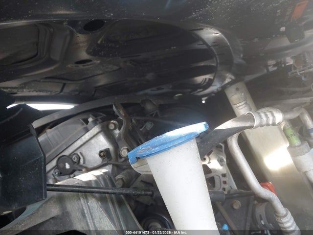 HYUNDAI ELANTRA - 10