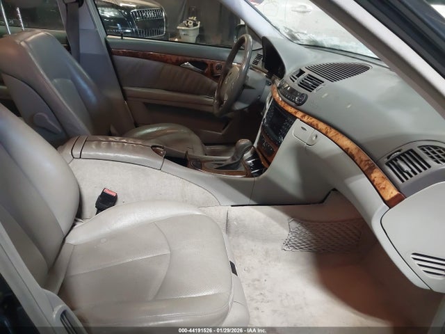 MERCEDES-BENZ E-CLASS - 5
