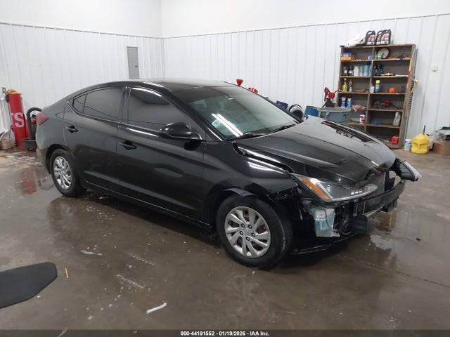 HYUNDAI ELANTRA SE - 1