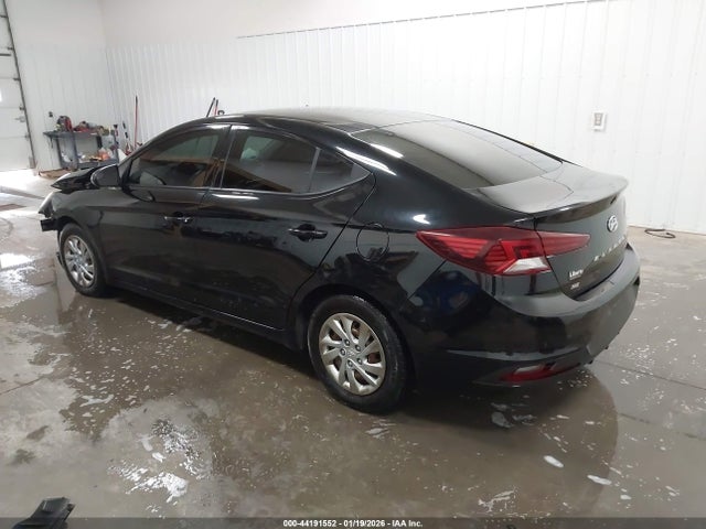 HYUNDAI ELANTRA SE - 3