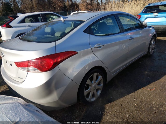 HYUNDAI ELANTRA - 4