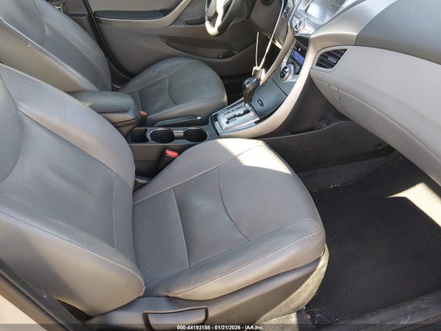 HYUNDAI ELANTRA - 5