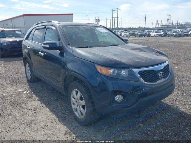 2013 KIA SORENTO LX