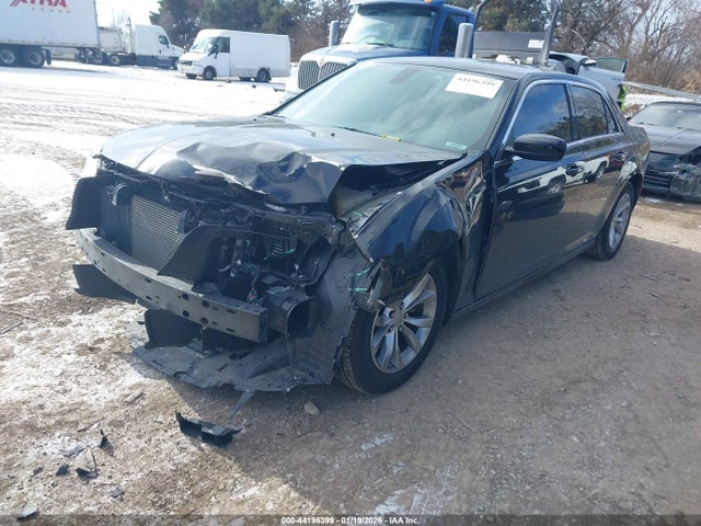 2015 Chrysler 300 LIMITED 照片 2