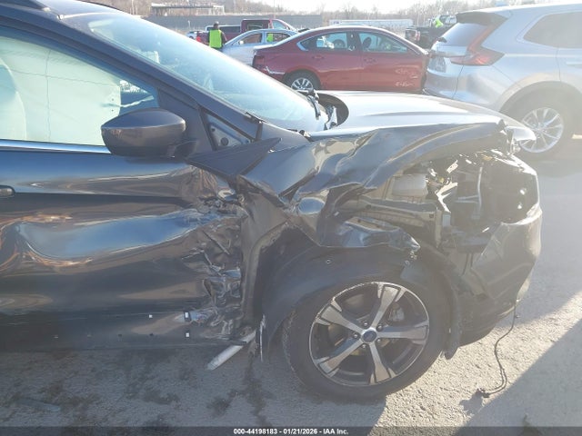 2018 FORD ESCAPE SEL 18