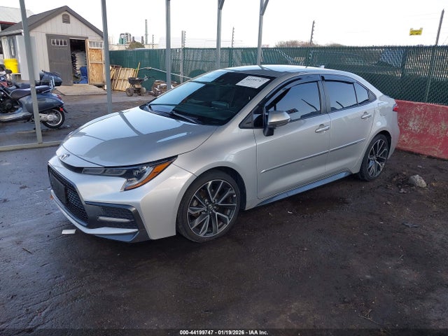 2020 Toyota COROLLA SE photo 2