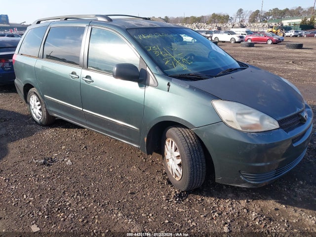 2005 TOYOTA SIENNA LE