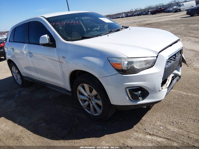 2015 MITSUBISHI OUTLANDER ES