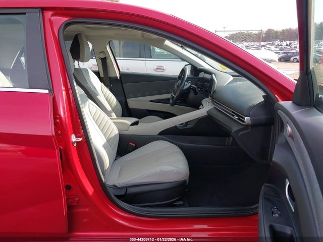 HYUNDAI ELANTRA LIMITED - 5