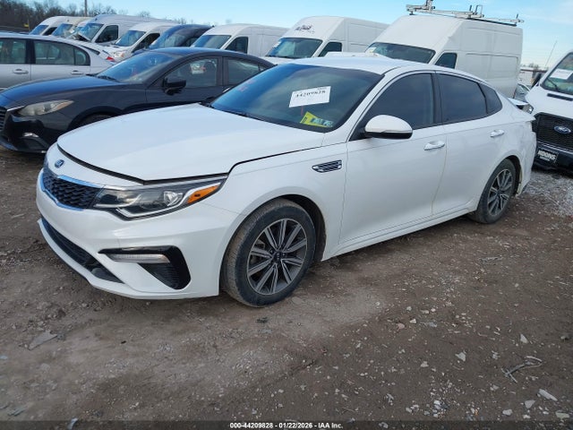 KIA OPTIMA LX - 2