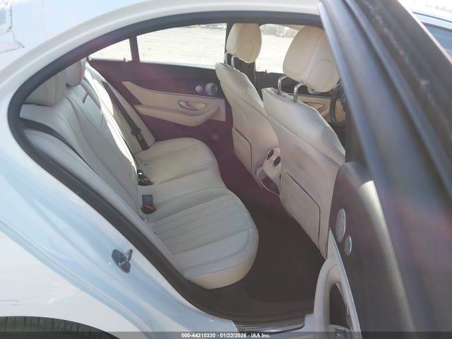 MERCEDES-BENZ E-CLASS - 8