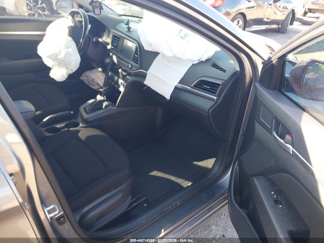 HYUNDAI ELANTRA VALUE EDITION - 5