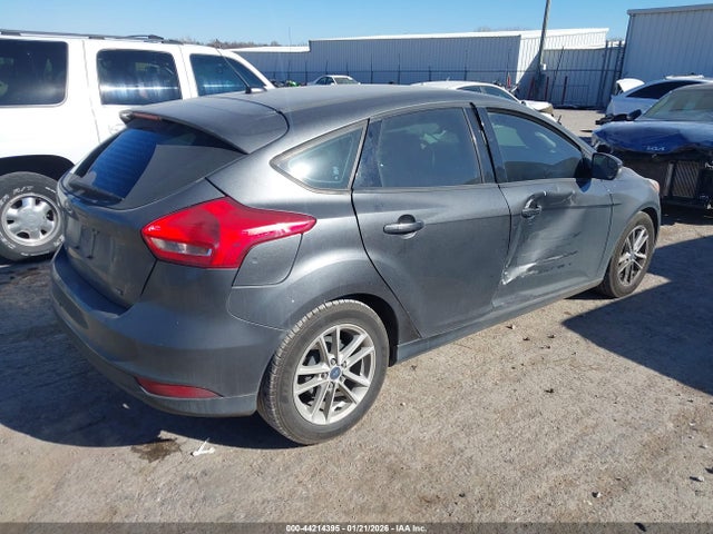 FORD FOCUS SE - 4
