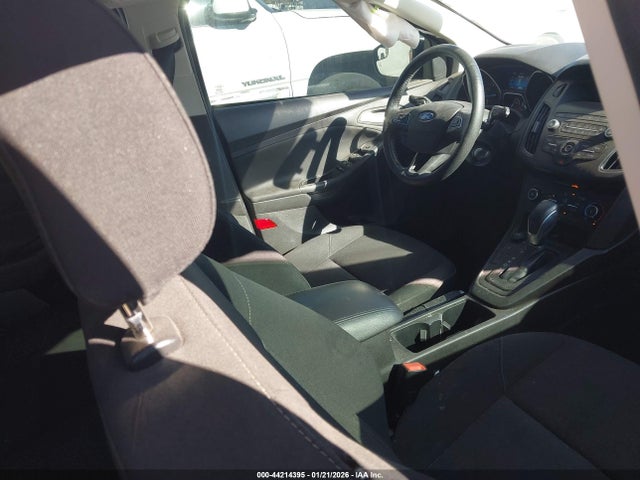 FORD FOCUS SE - 5
