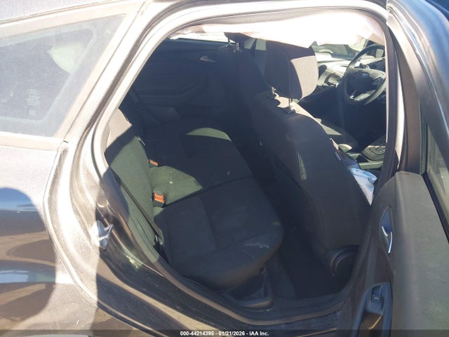 FORD FOCUS SE - 8
