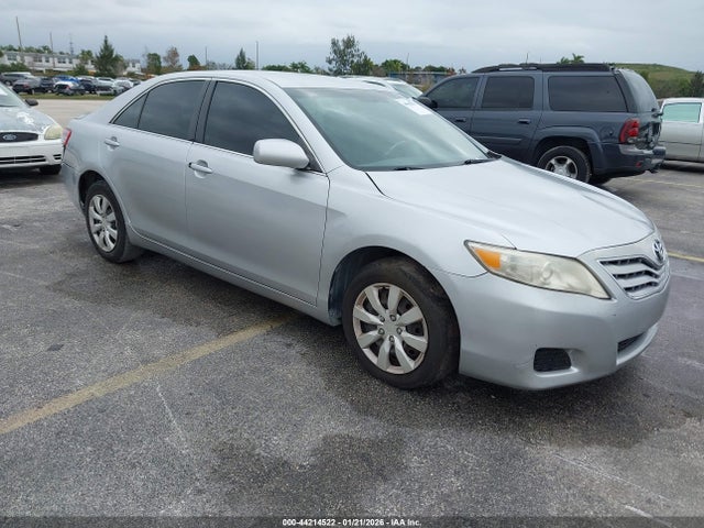 2011 TOYOTA CAMRY LE