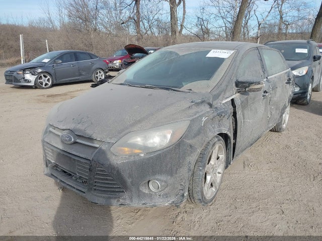 FORD FOCUS TITANIUM - 2