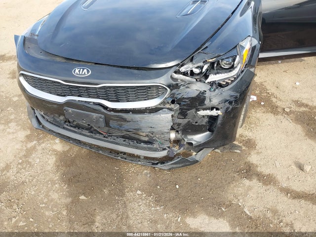 KIA STINGER PREMIUM - 6